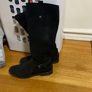 Worn for one season and in good condition! Super chic